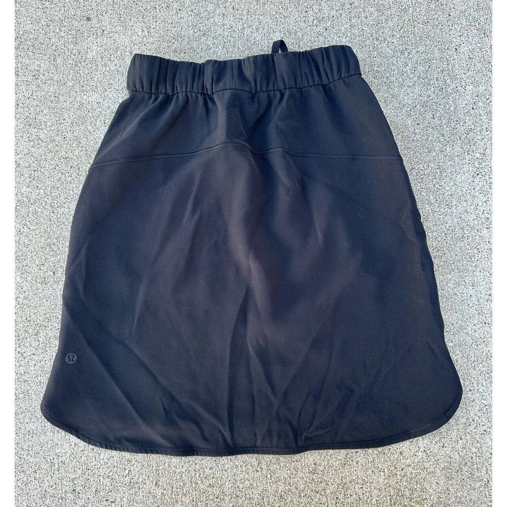 Lululemon On The Fly Skirt *Woven Black‎ Size 4